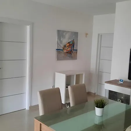 Apartamento With Parking Space Nin, Zadar - 17784